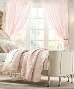 Як правильно організувати дизайн спальні для дівчинки