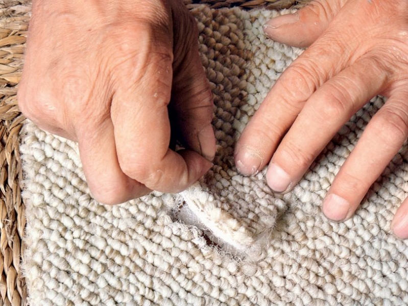 Как отремонтировать ковролин своими руками: делаем незаметную латку
