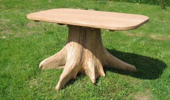 стіл для дачі з дерева