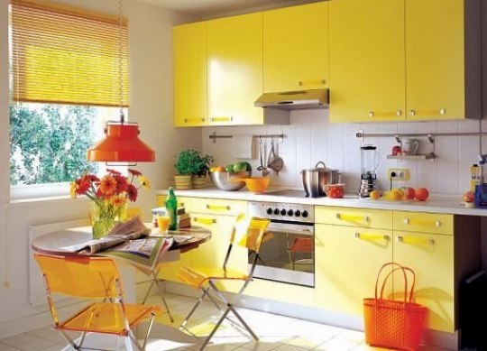 Жовтий колір кухні