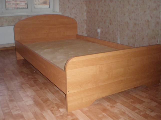 Полуторная кровать из ДСП