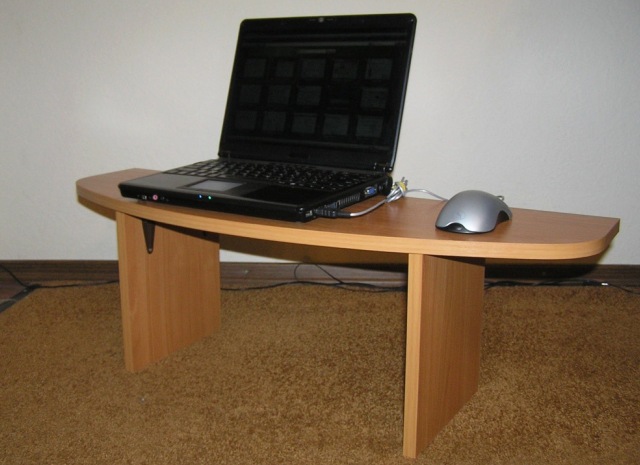 Підставки і столики для ноутбука