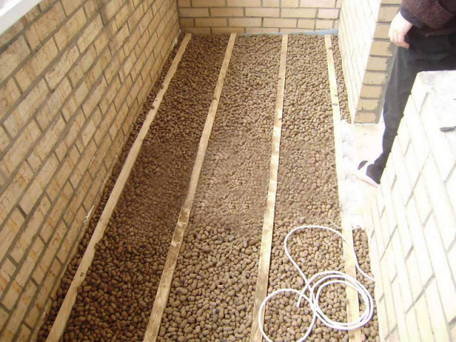 Утеплення підлоги на балконі керамзитом: як залити, відгуки